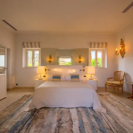 Вилла Super Luxury 10 Bedrooms In A Great Location With Splendid View *