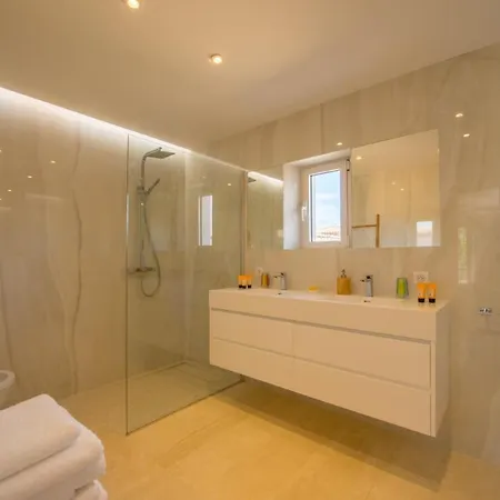 Super Luxury 10 Bedrooms In A Great Location With Splendid View Вилла Сен-Тропе