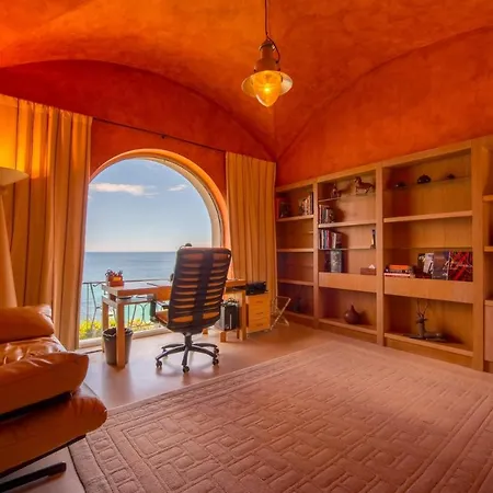 Вилла Super Luxury 10 Bedrooms In A Great Location With Splendid View Сен-Тропе