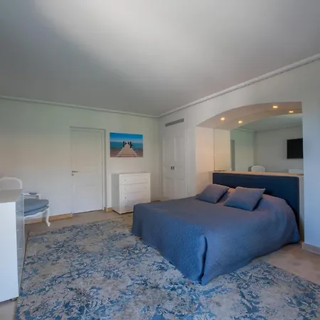 Super Luxury 10 Bedrooms In A Great Location With Splendid View Вилла