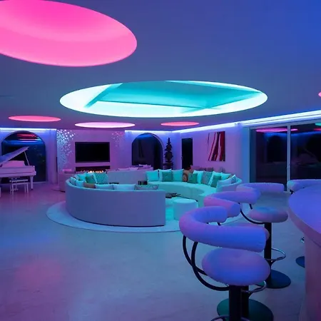 Вилла Super Luxury 10 Bedrooms In A Great Location With Splendid View Сен-Тропе