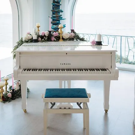 Super Luxury 10 Bedrooms In A Great Location With Splendid View Сен-Тропе
