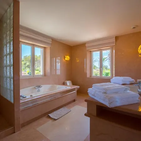 Super Luxury 10 Bedrooms In A Great Location With Splendid View *