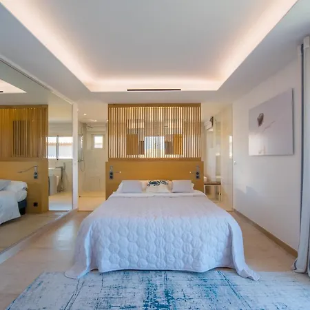 Super Luxury 10 Bedrooms In A Great Location With Splendid View *
