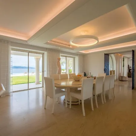 Вилла Super Luxury 10 Bedrooms In A Great Location With Splendid View