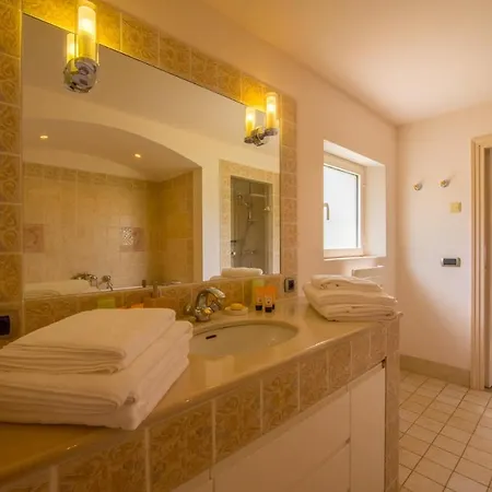 Super Luxury 10 Bedrooms In A Great Location With Splendid View Вилла Сен-Тропе