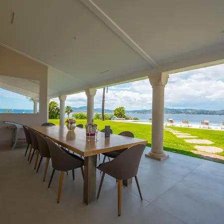 Вилла Super Luxury 10 Bedrooms In A Great Location With Splendid View